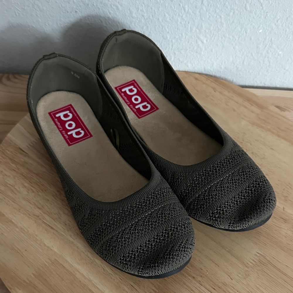 Pop Jagger Womens Round Closed Toe Slip-On Shoe 9.5M